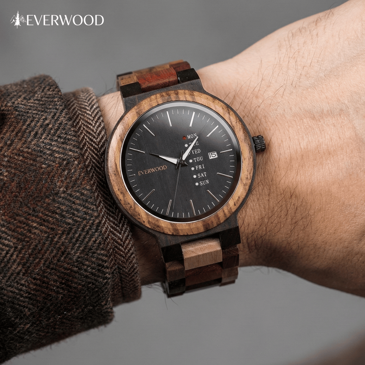 EverWood™  - MultiWood Quartz naptáros 44mm